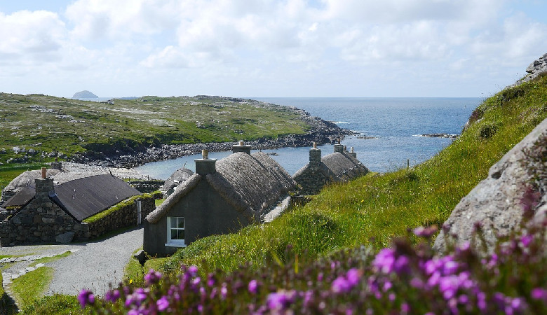 Położenie stępki i palenie blach w Remontowej